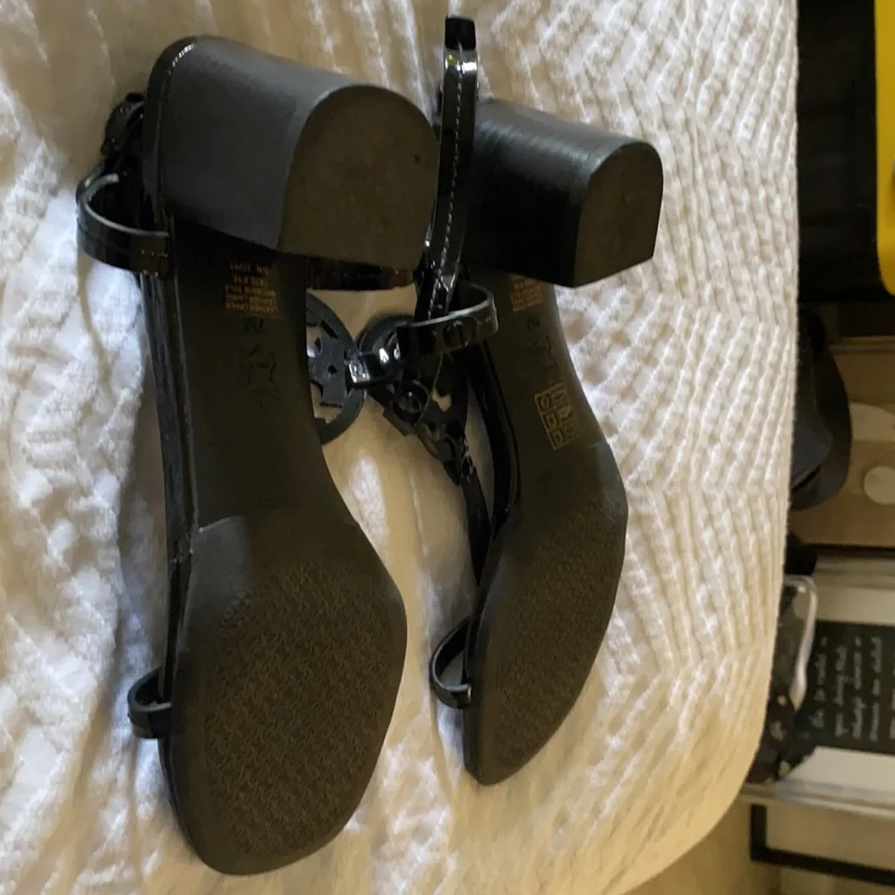 Tory Burch T-Strap Sandals - Picture 5 of 6